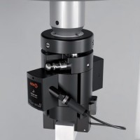 AMF磁性夾緊系統 夾緊力：384 kN 精度為 0.01 mm